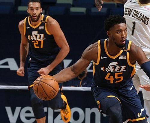 爵士外线火力全开，三分球命中率超过%