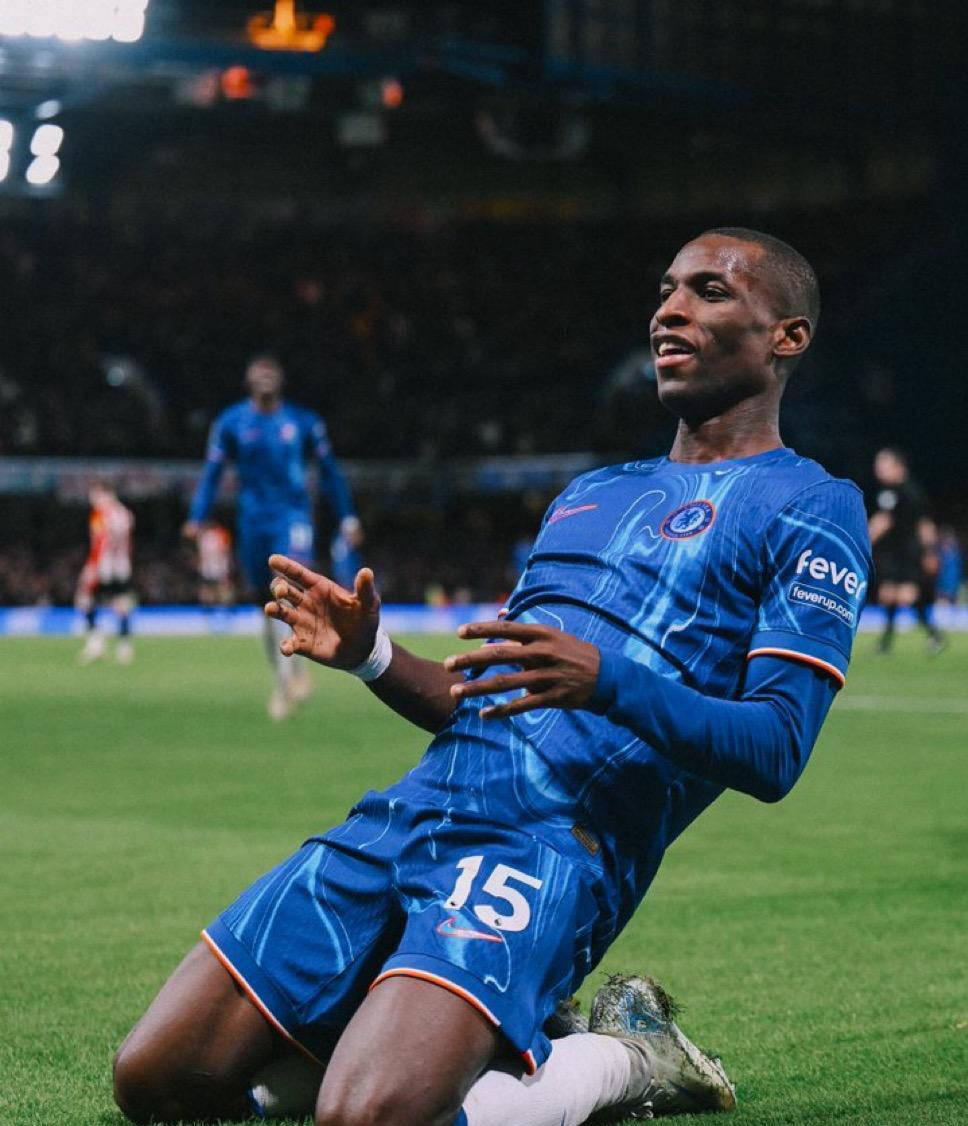 包含切尔西客场不敌南安普顿，遭遇反击的词条