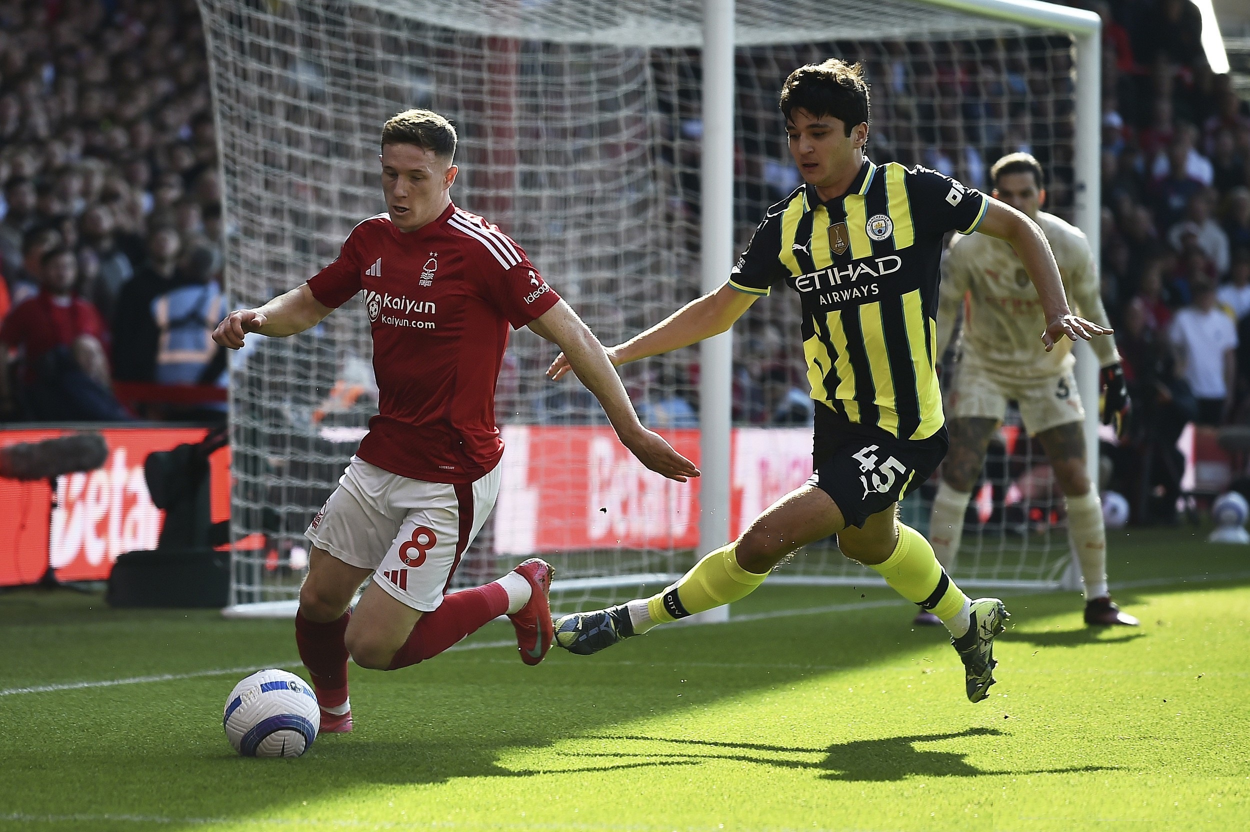 关于曼城主场-逼平里昂，戴维斯破门的信息