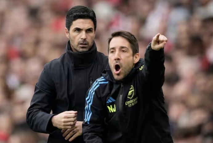 战术失误频现，教练团队面临调整压力