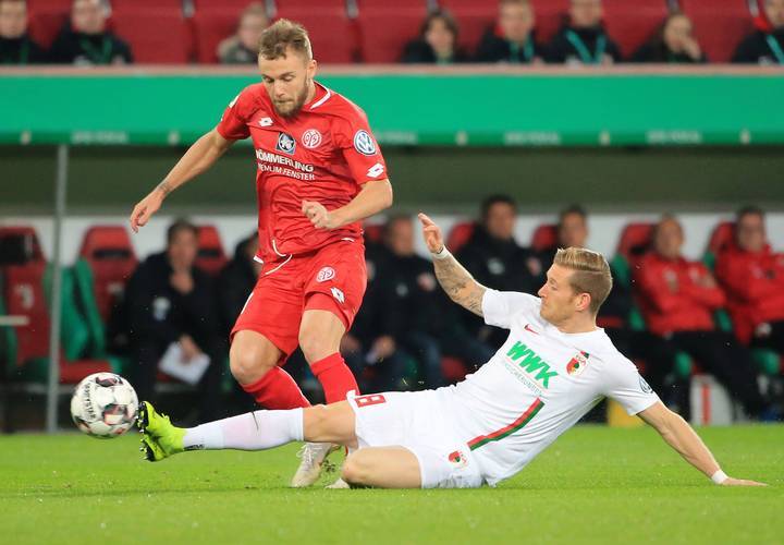 关于奥格斯堡主场失利,球队寻找突破口的信息 关于奥格斯堡主场失利,球队寻找突破口的信息