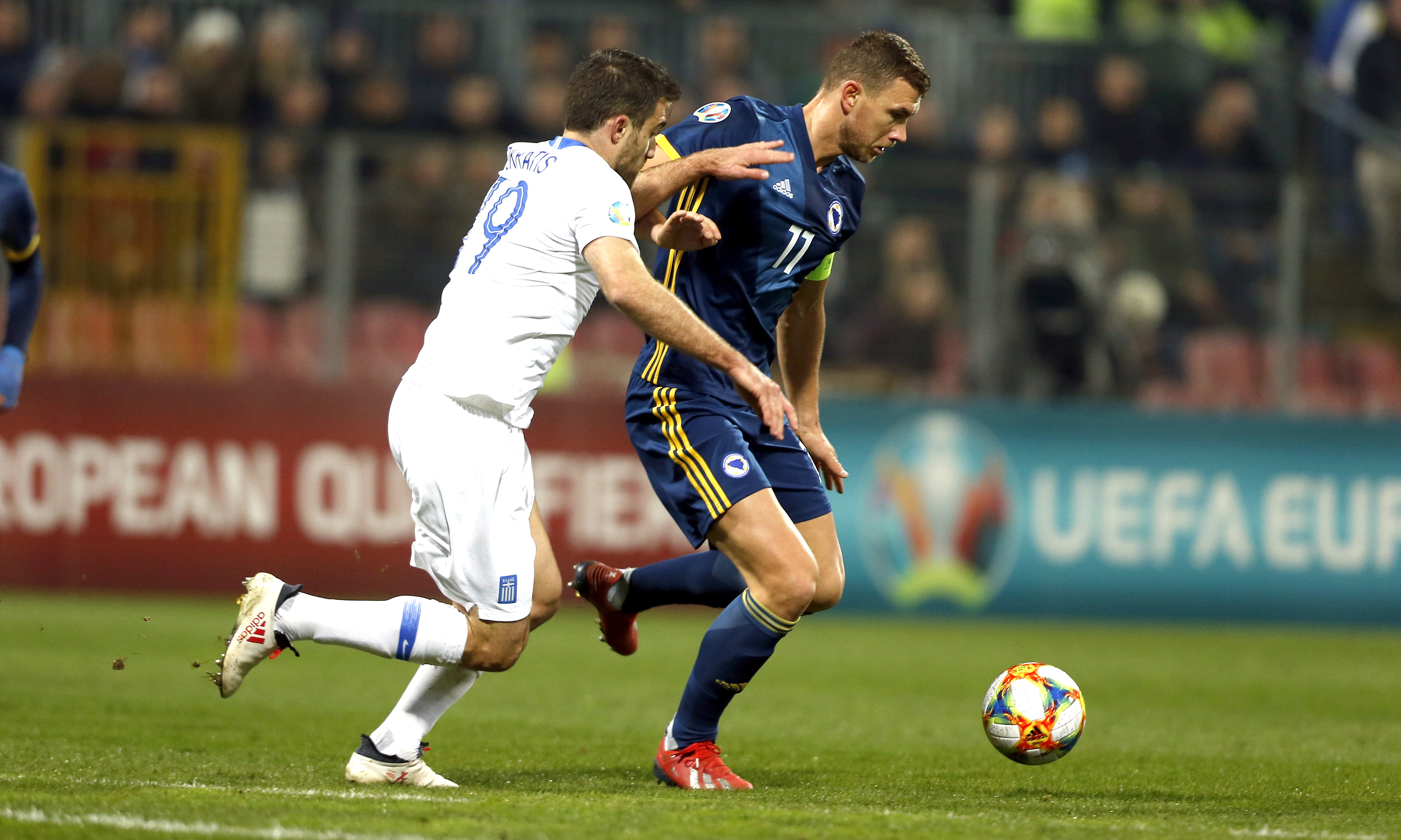 包含波黑客场不敌希腊，晋级小组第二形势动摇的词条