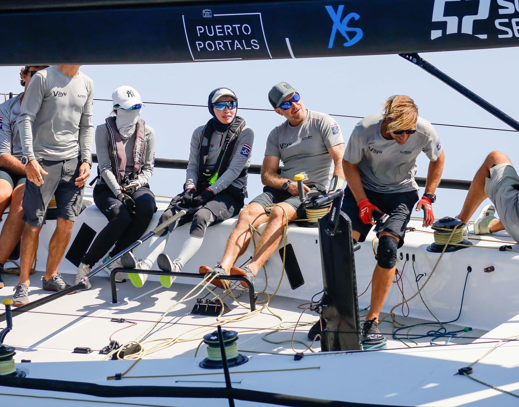 英国帆船选手创造奇迹，掀起热潮