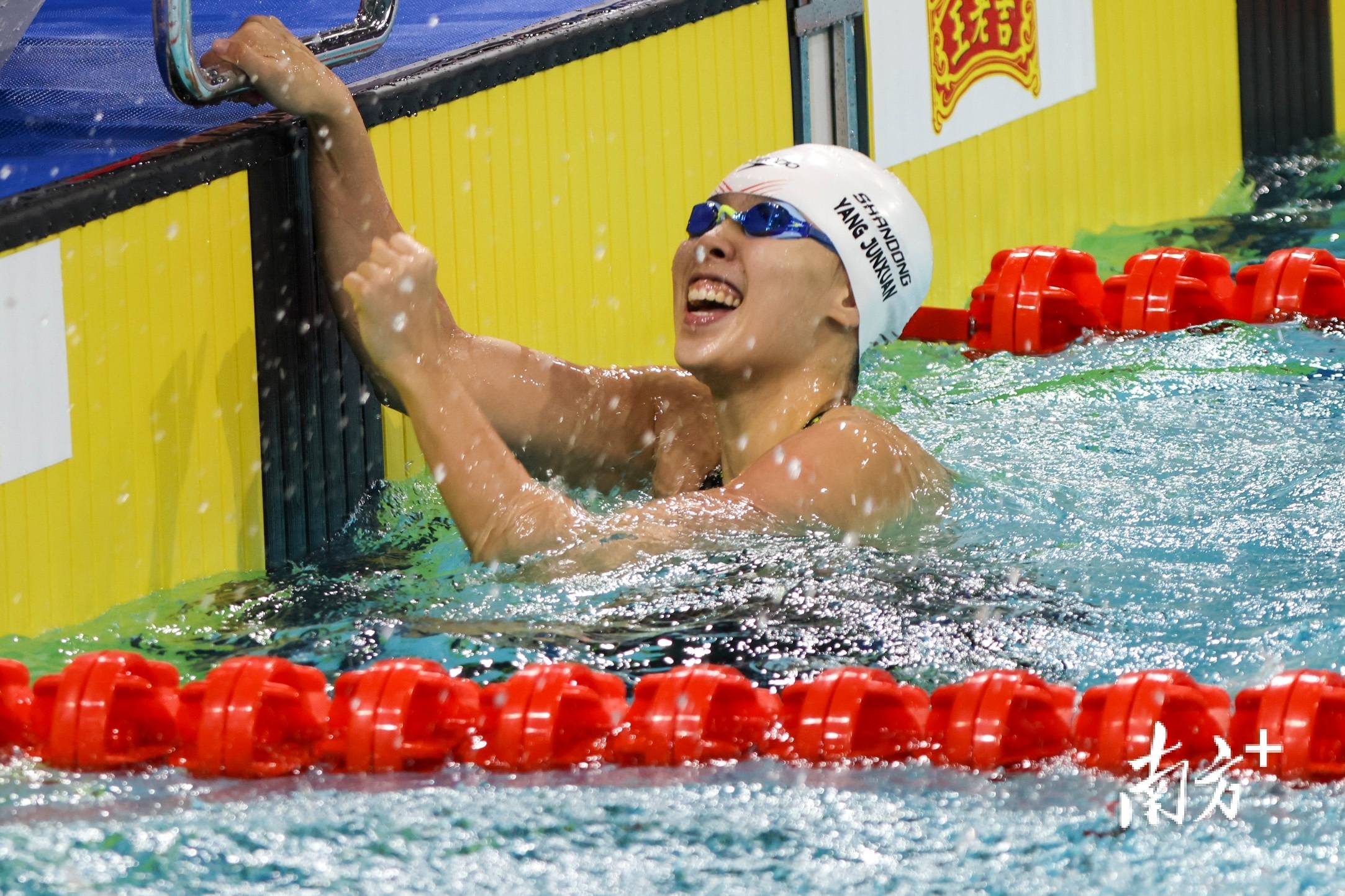 奥地利选手在游泳比赛中获得奖项