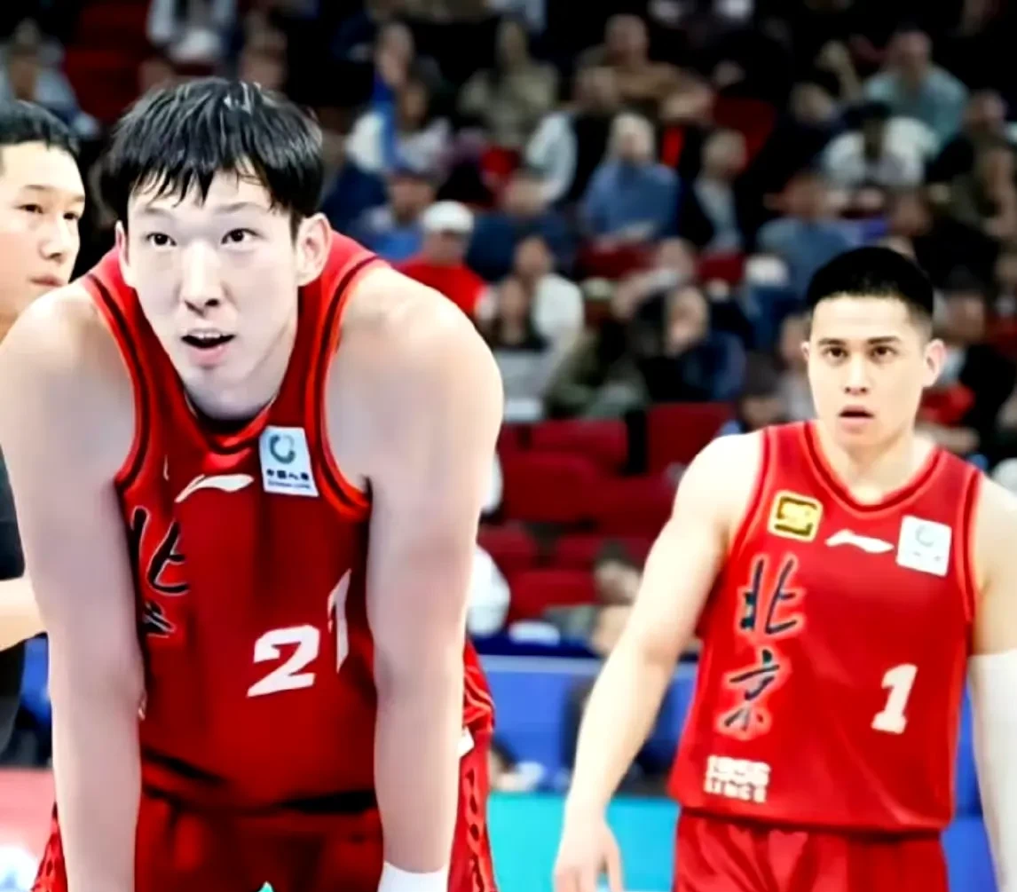 亚洲篮球明星赛周琦、易建联领衔中国队逆袭的简单介绍