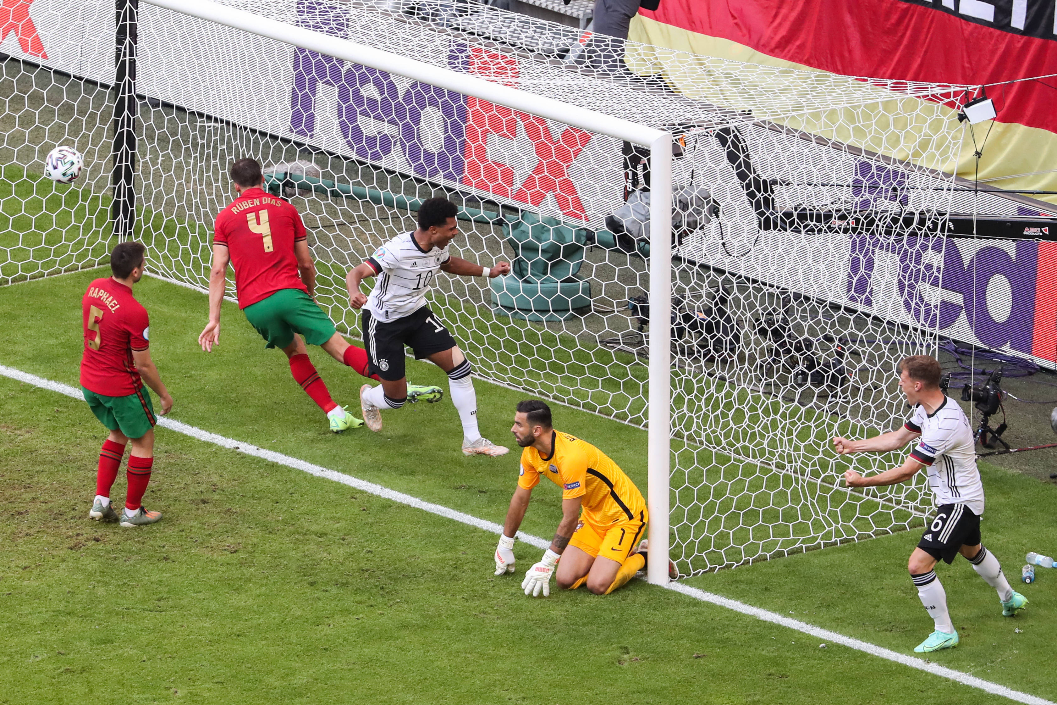 包含葡萄牙队完胜德国队,梁靖崑带队取胜的词条 包含葡萄牙队完胜德国队,梁靖崑带队取胜的词条