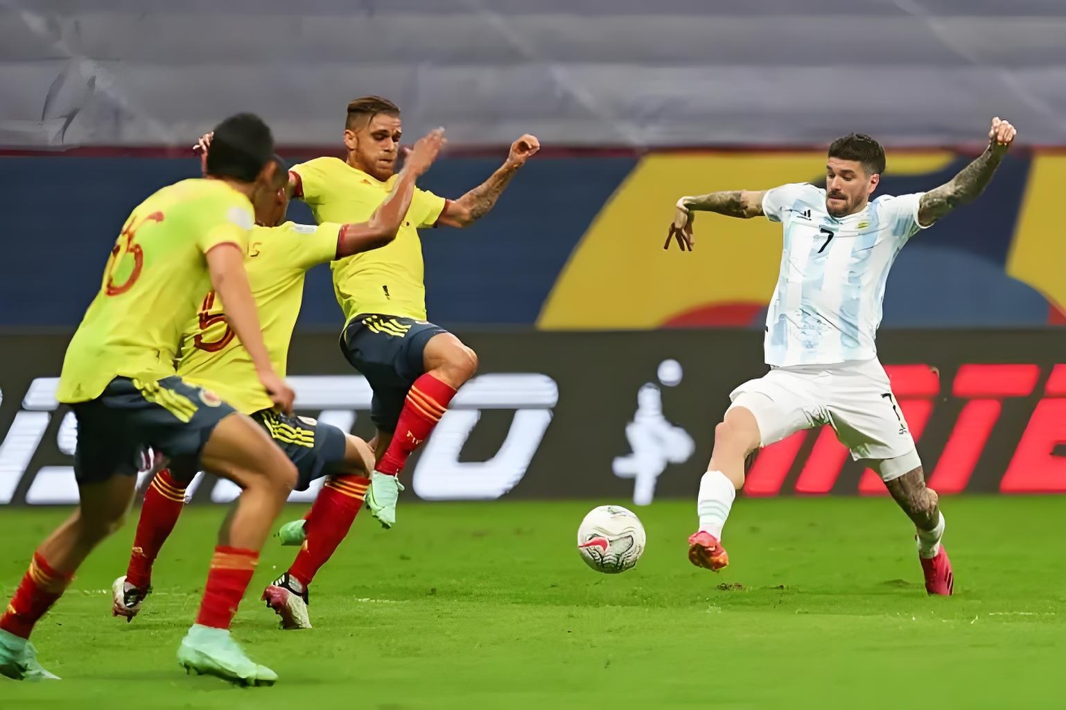 乌拉圭险胜西班牙，门迪统治全场