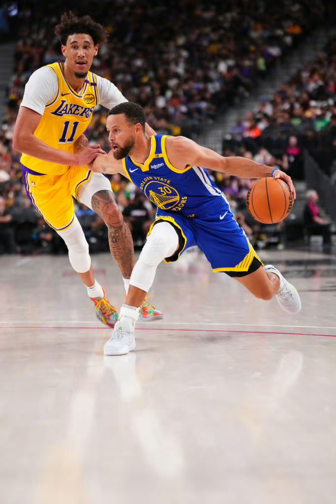 勇士碾压雄鹿，霍勒迪关键制胜