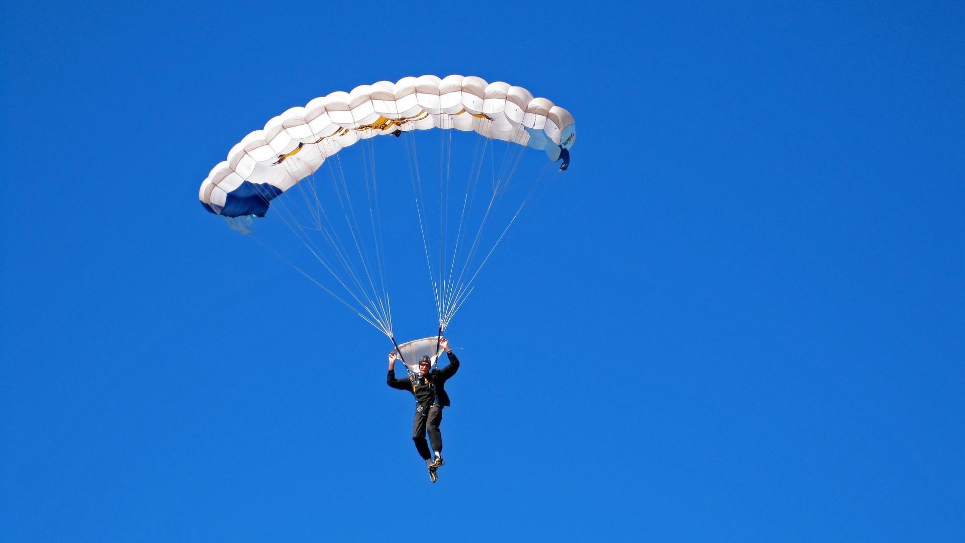 雄鹿轻取活塞，文班亚马大场面先生